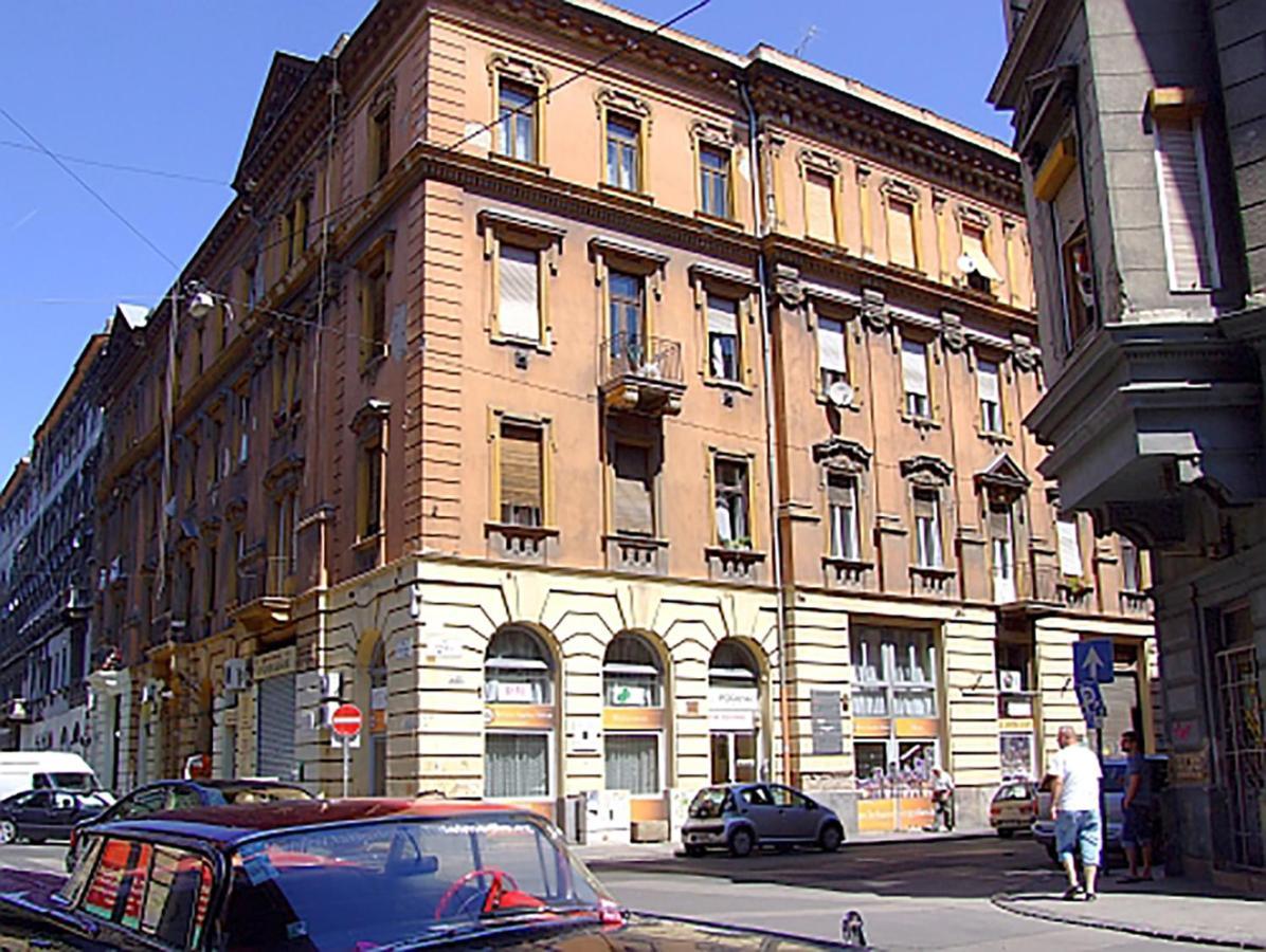 Free Parking Sega Rally Apartment Budapest Esterno foto